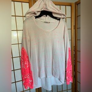 Hooded lightweight sweater with lace detail